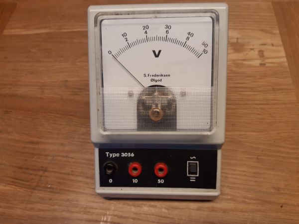 Voltmeter,analog 
